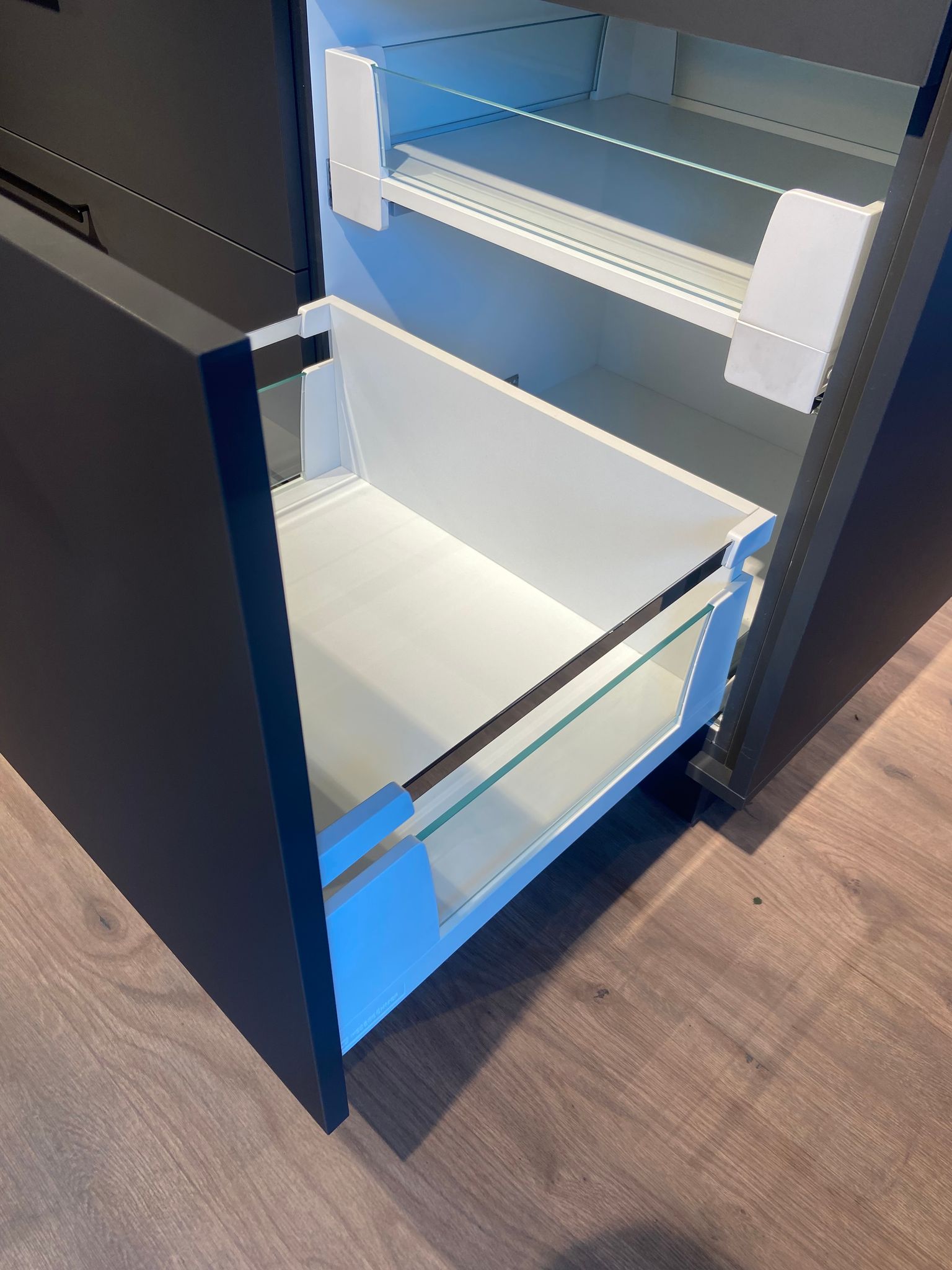 Kesseboehmer Mio Front Pull Out 167 MM Anthracite 30 KG