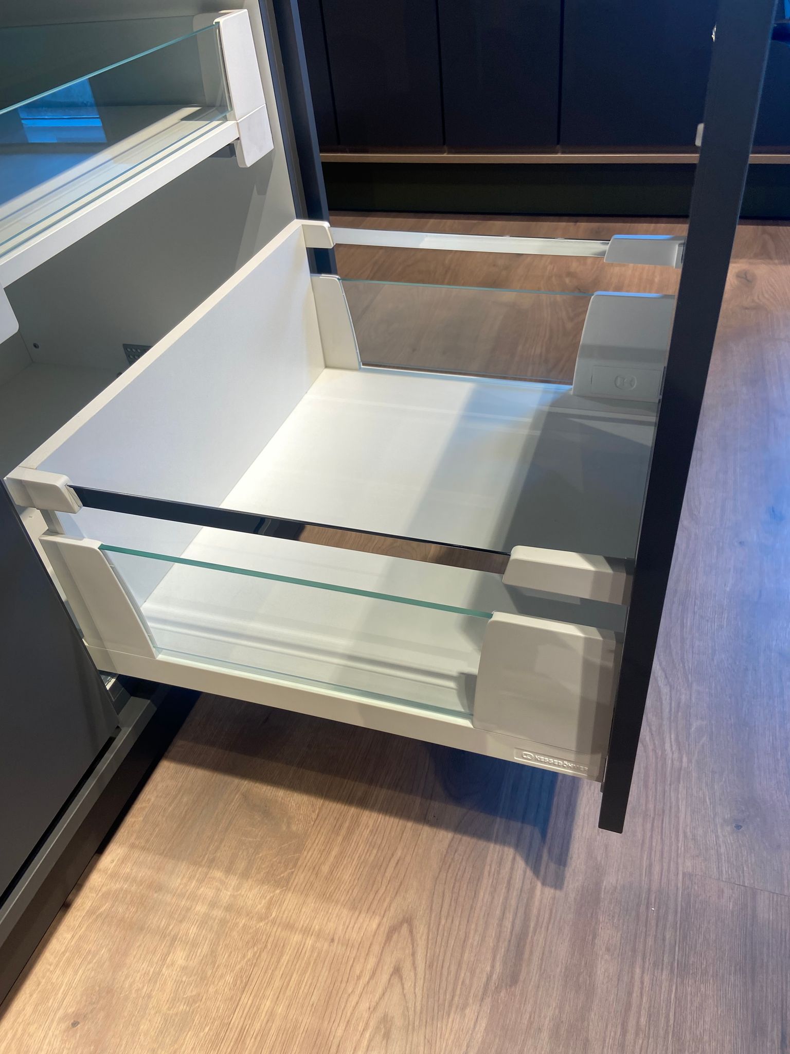 Kesseboehmer Mio Front Pull out 129 MM Anthracite 30 KG